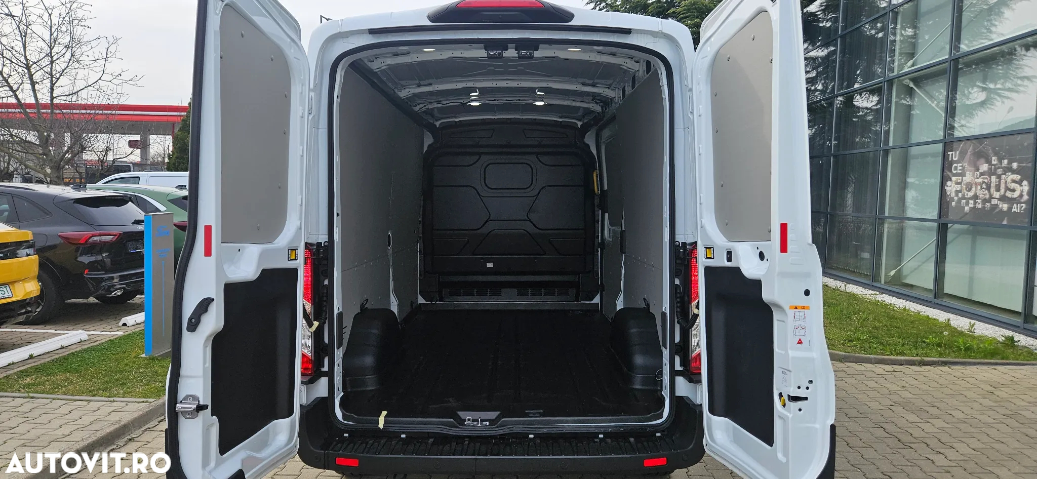 Ford Transit - 12