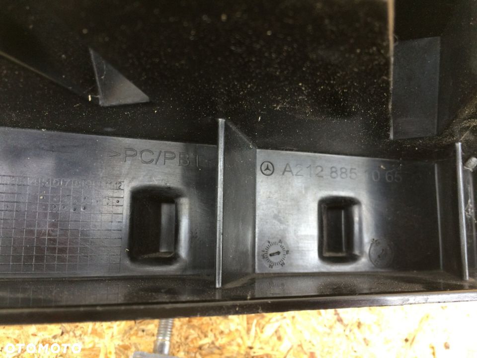 MERCEDES W212 ŚLIZG ZDERZAKA PRZÓD A2128851065 - 9
