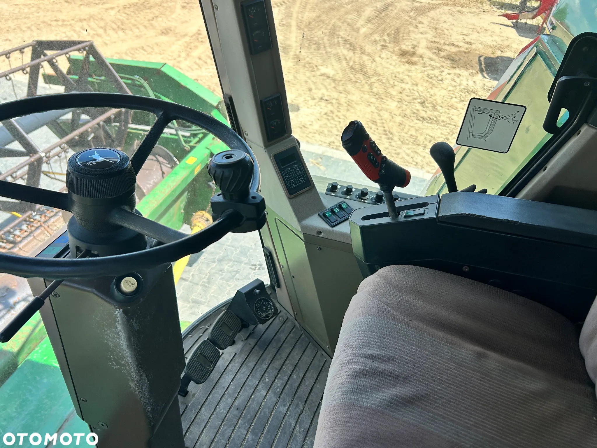 John Deere 2066 - 18
