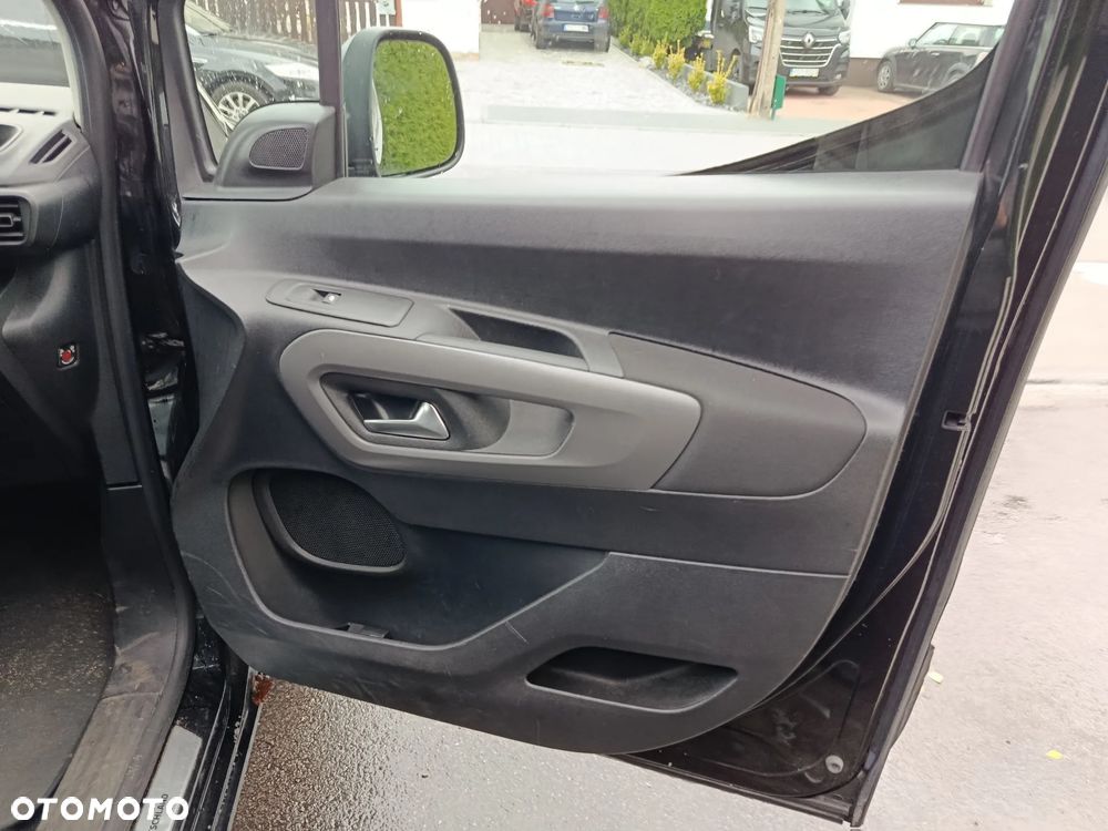 Toyota Proace City Verso 1.5 D-4D L2 Team Deutschland 7-Sitzer - 15