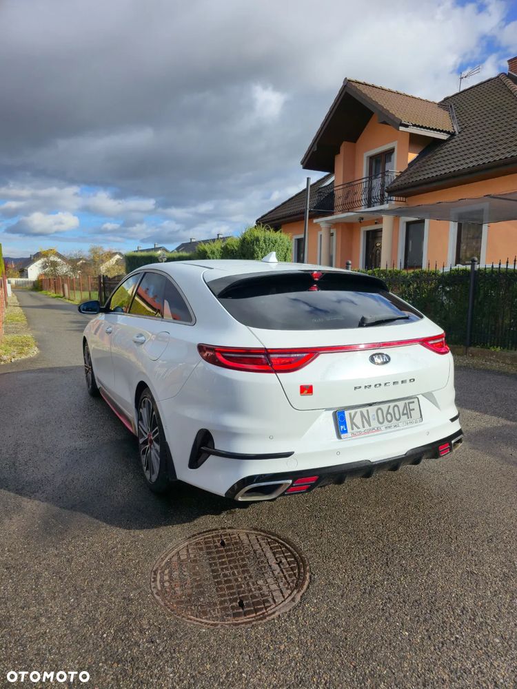 Kia ProCeed 1.6 T-GDI GT DCT - 14