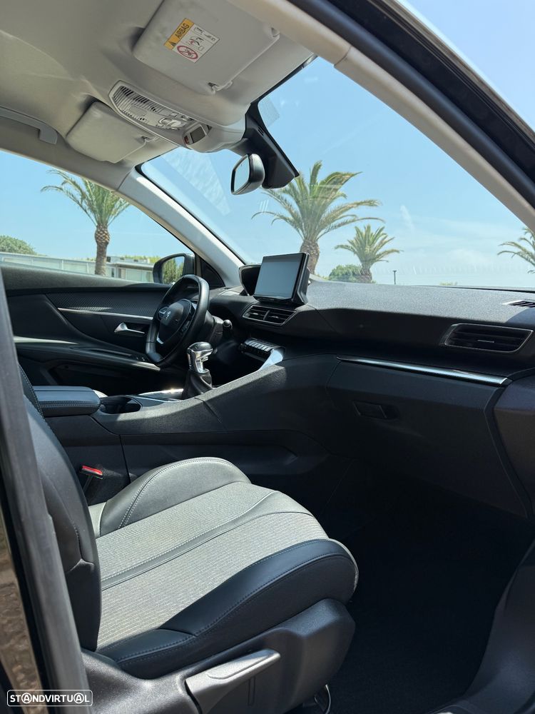 Peugeot 3008 1.2 PureTech Allure J18 - 12