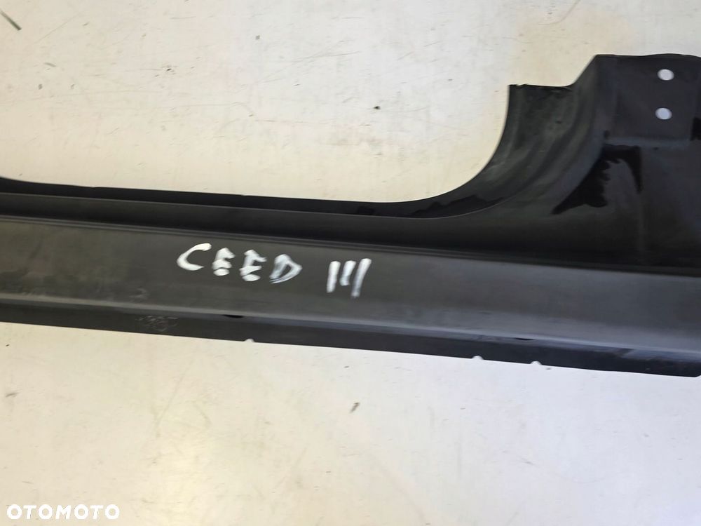 Próg prawy przód poszycie KIA Ceed III 3 18- - 3