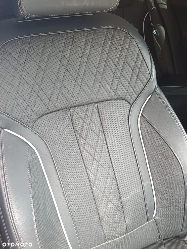 BMW Seria 7 740Li - 23