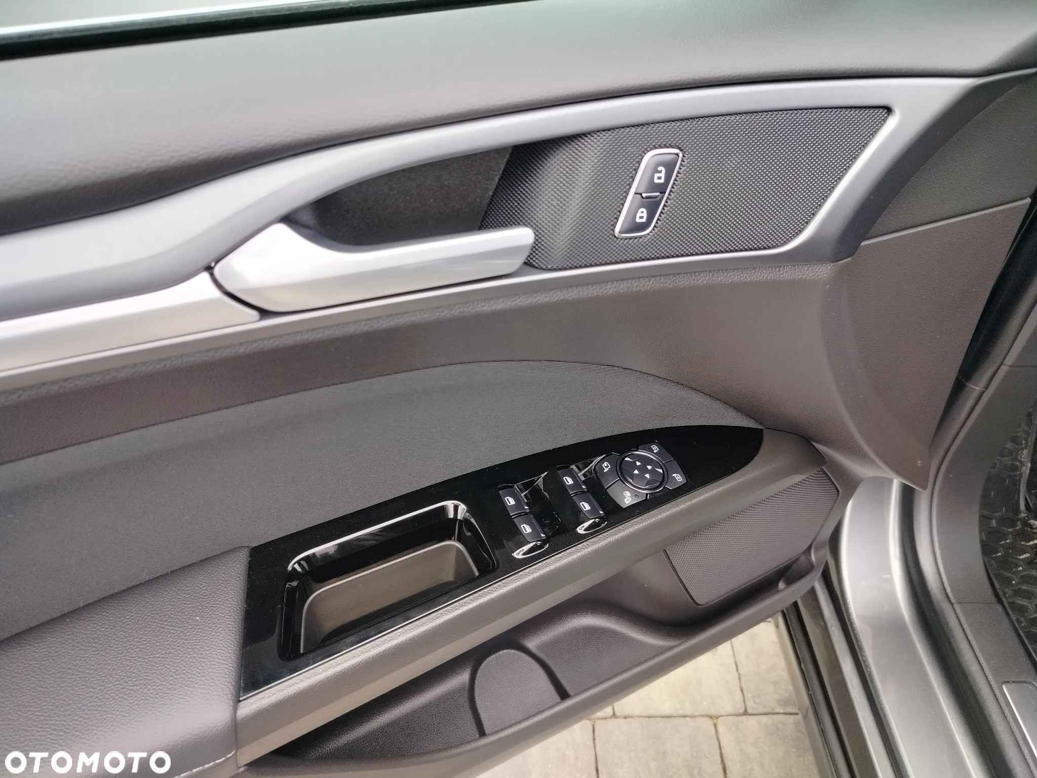 Ford Mondeo 2.0 TDCi Titanium PowerShift - 29