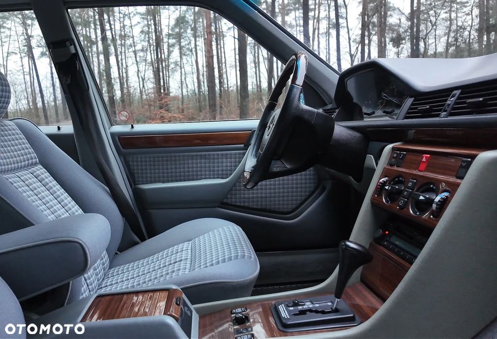 Mercedes-Benz Klasa E - 15