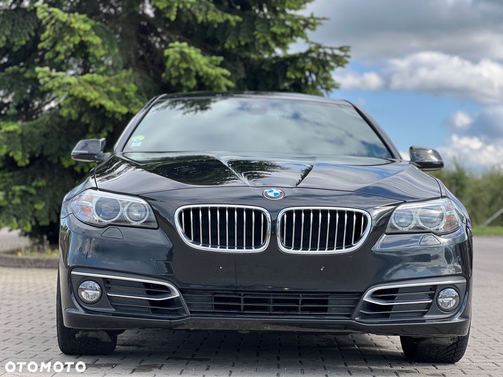 BMW Seria 5 525d Sport-Aut Luxury Line - 2
