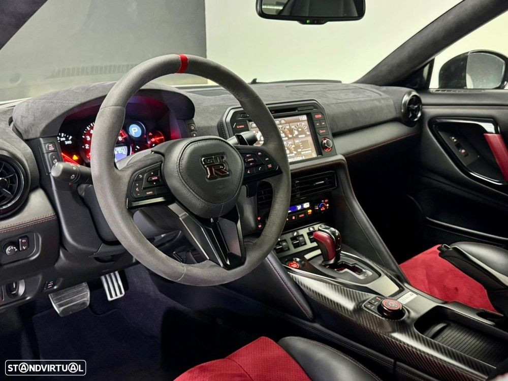 Nissan GT-R Nismo - 16