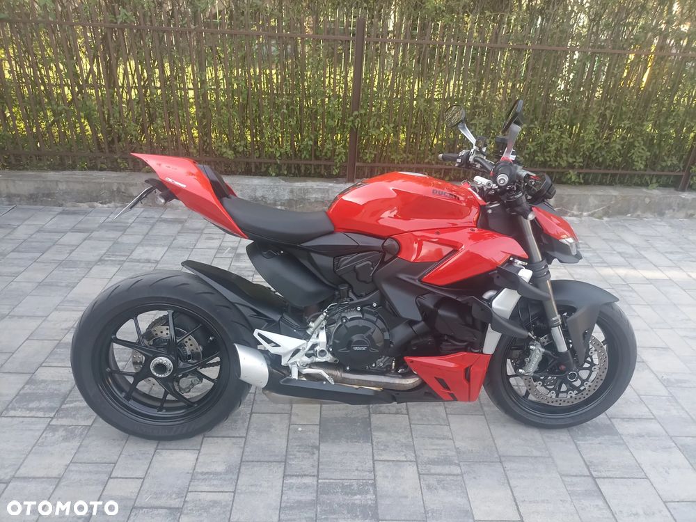 Ducati Streetfighter V2 - 21