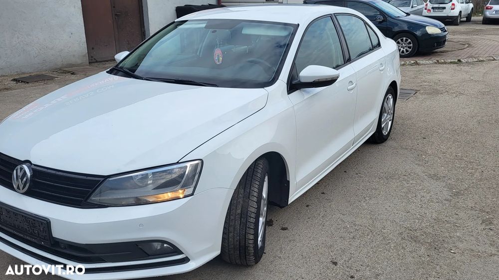 Volkswagen Jetta 2.0 TDI Comfortline - 3