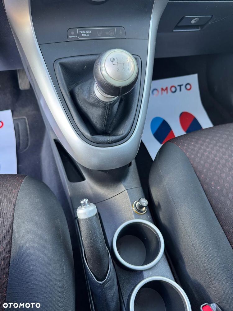 Toyota Verso 1.6 5-Sitzer Comfort - 25