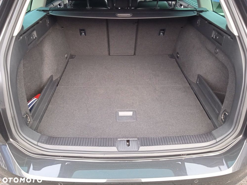 Volkswagen Passat - 16