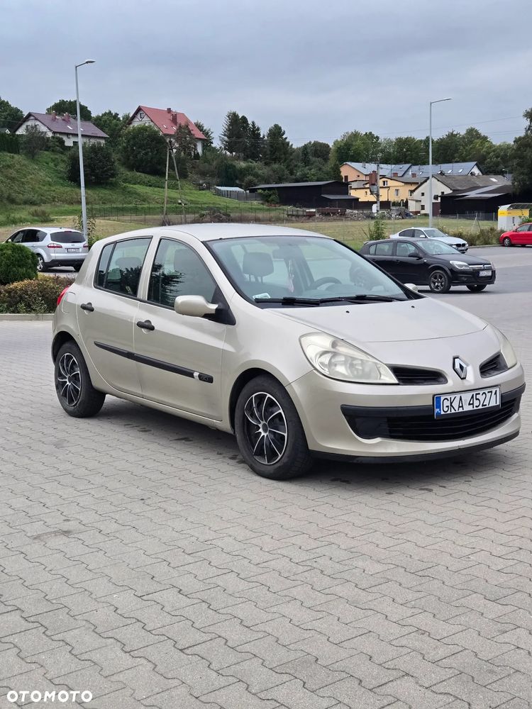 Renault Clio - 9