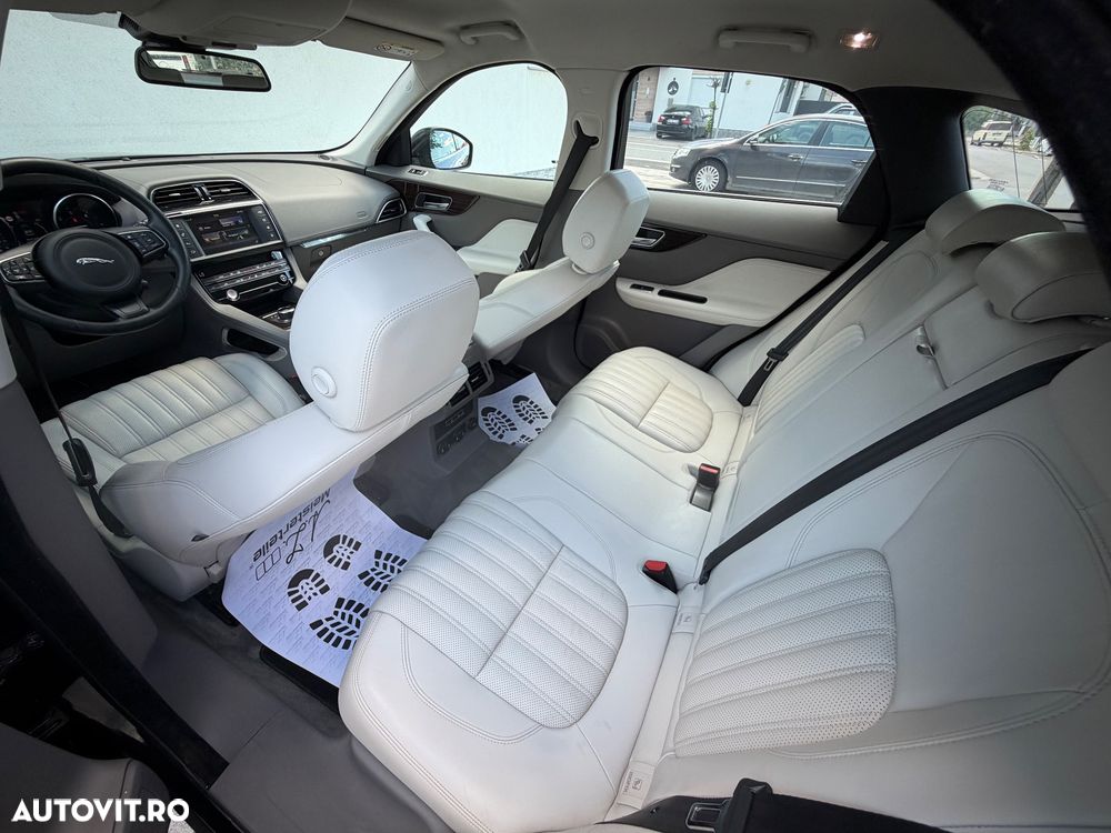 Jaguar F-Pace - 16