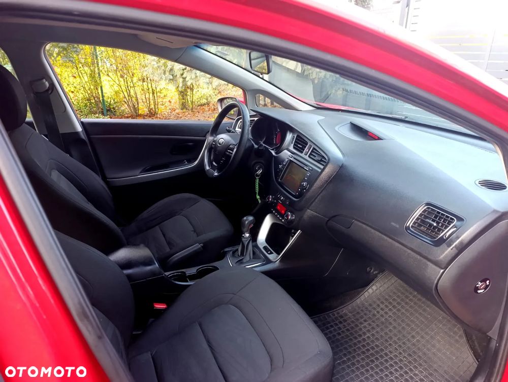 Kia Ceed 1.4 CVVT SW Dream Team Edition - 10