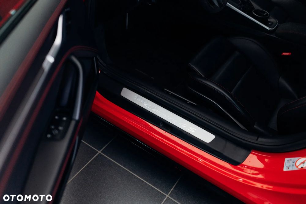 Porsche 911 Carrera 4S - 30