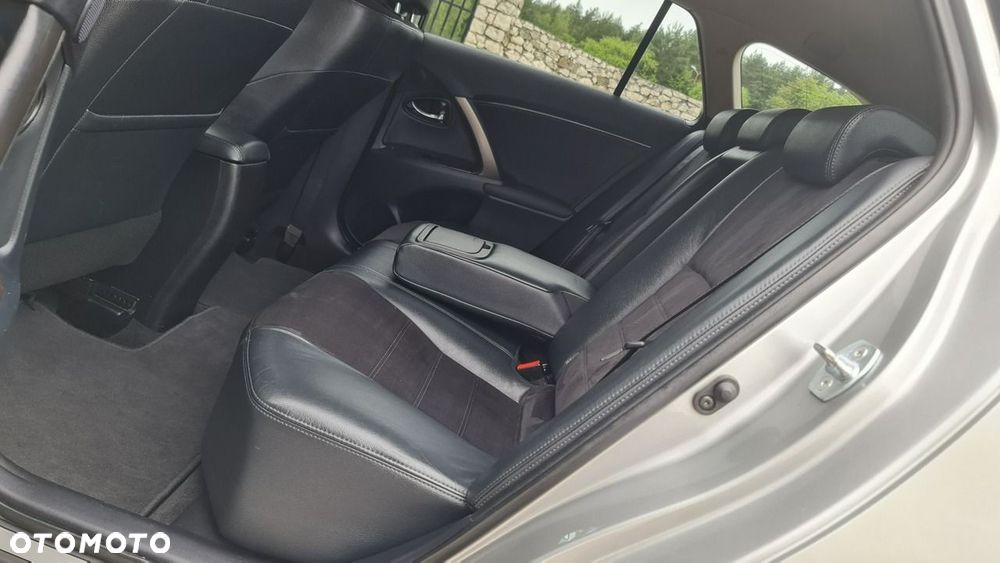 Toyota Avensis - 9