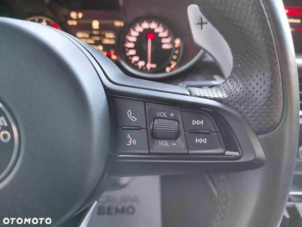 Alfa Romeo Stelvio 2.0 Turbo Sprint Q4 - 16