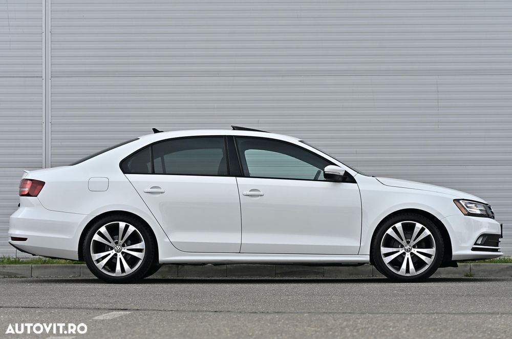 Volkswagen Jetta - 8