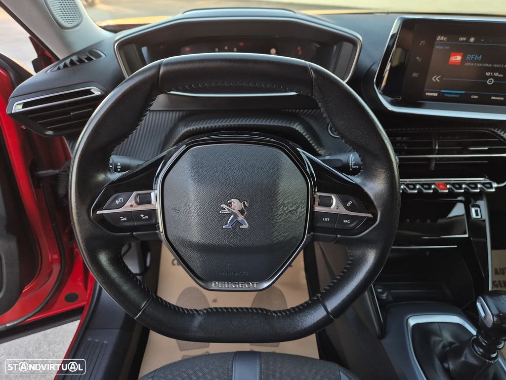 Peugeot 2008 1.2 PureTech Allure Pack - 29