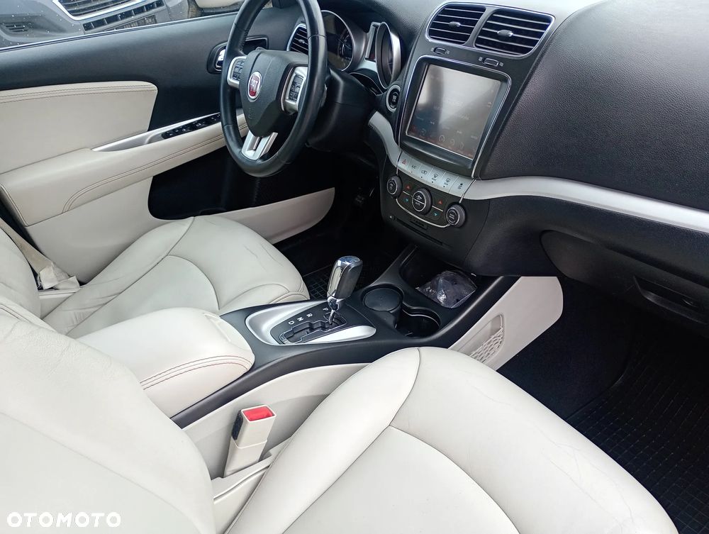 Fiat Freemont 2.0 Multijet 16V DPF Automatik Allrad Lounge - 28