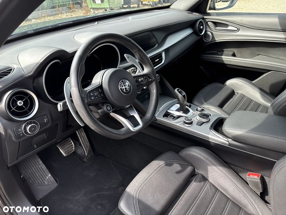 Alfa Romeo Stelvio 2.0 Turbo Veloce Q4 - 9
