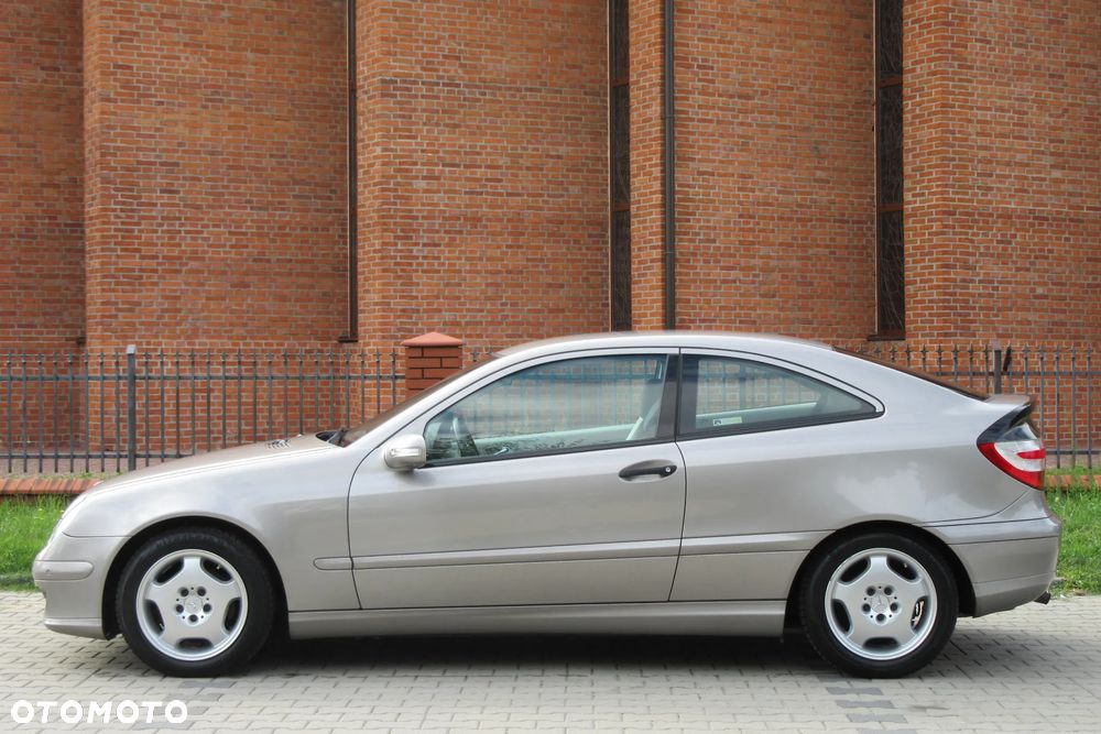 Mercedes-Benz Klasa C 180 Kompressor Automatik Sport Edition - 2