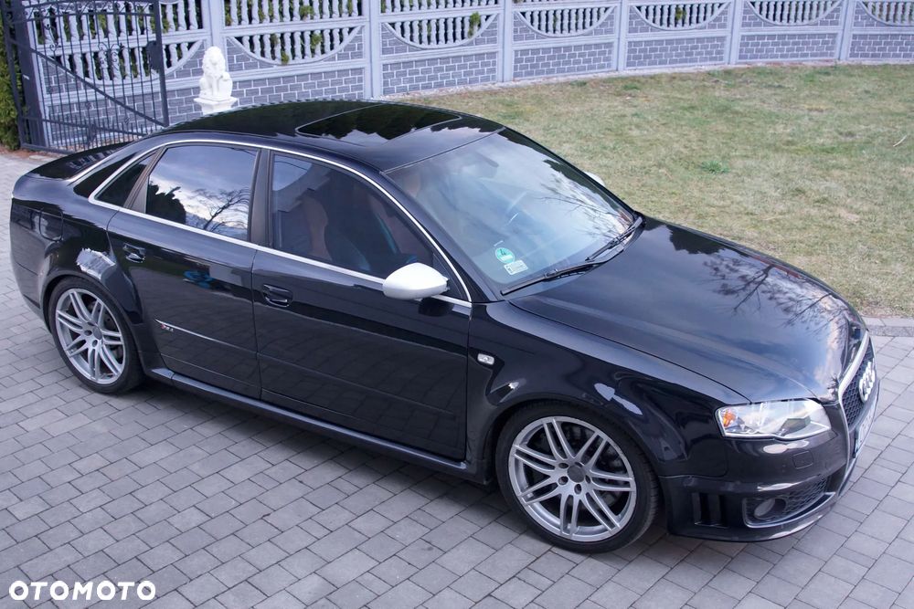 Audi RS4 Limousine - 12