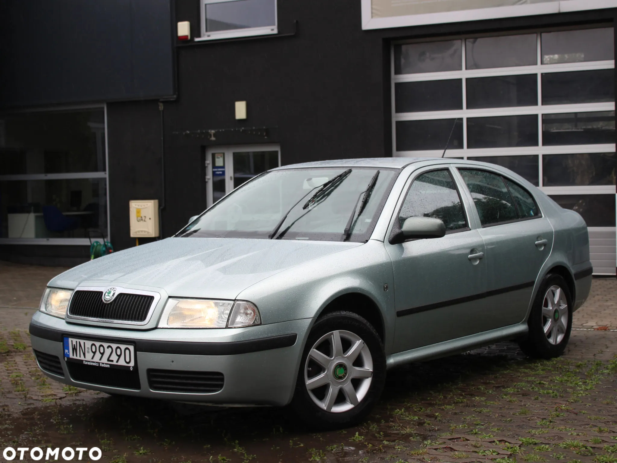 Skoda Octavia 1.6 Tour - 4