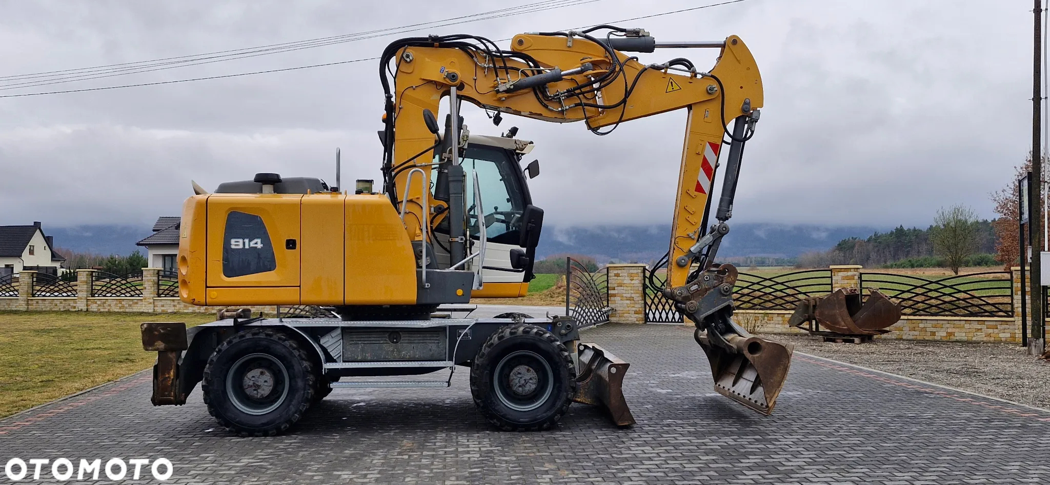 Liebherr A914/ Maszyna sprowadzona/ - 3