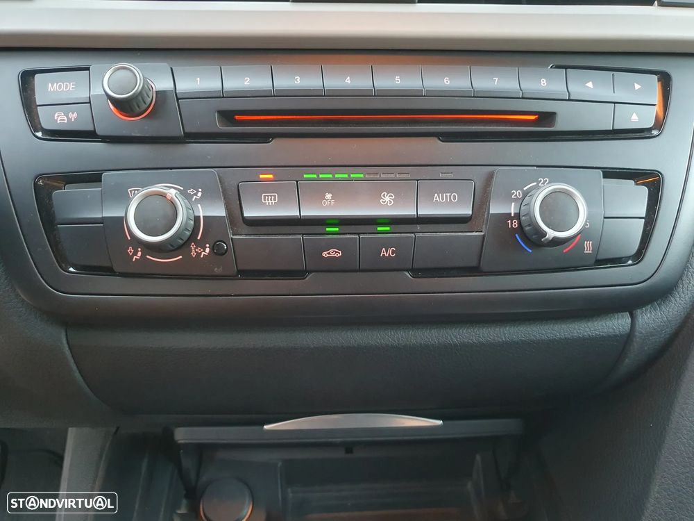 BMW 320 d EfficientDynamics Line Sport - 34