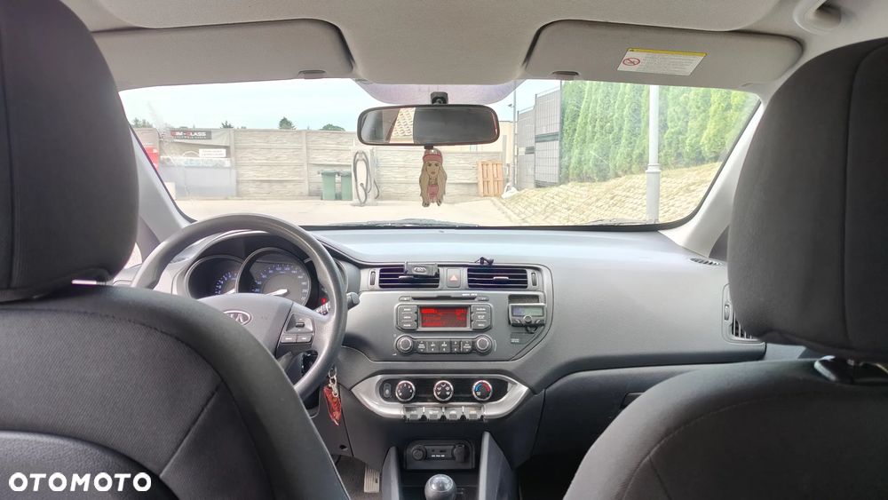 Kia Rio - 10