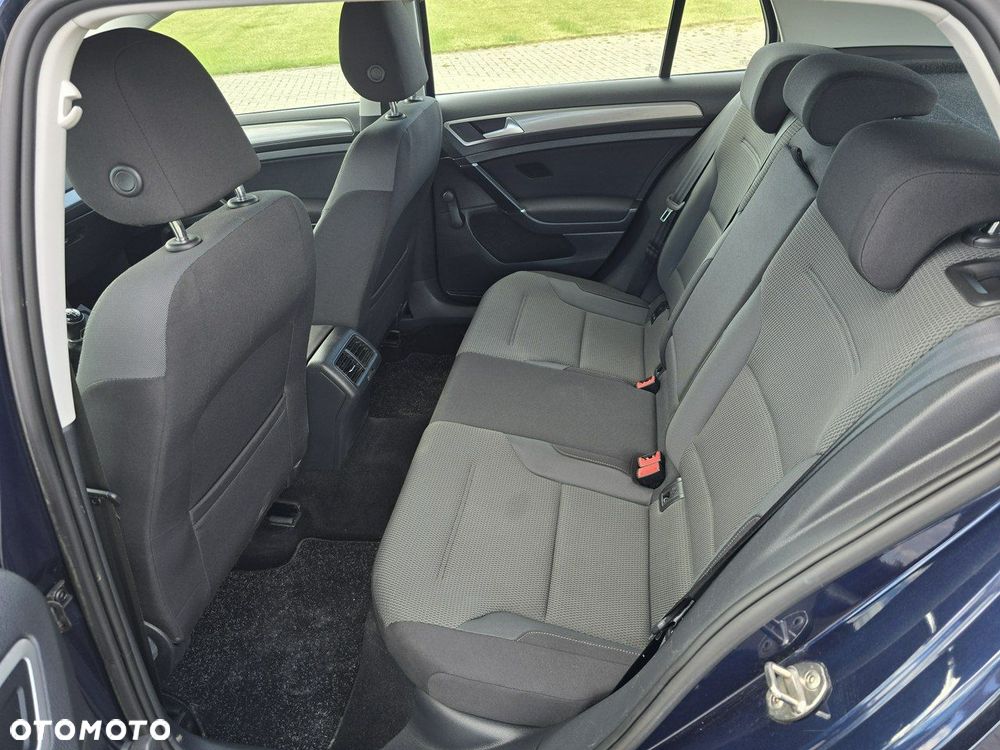 Volkswagen Golf - 21