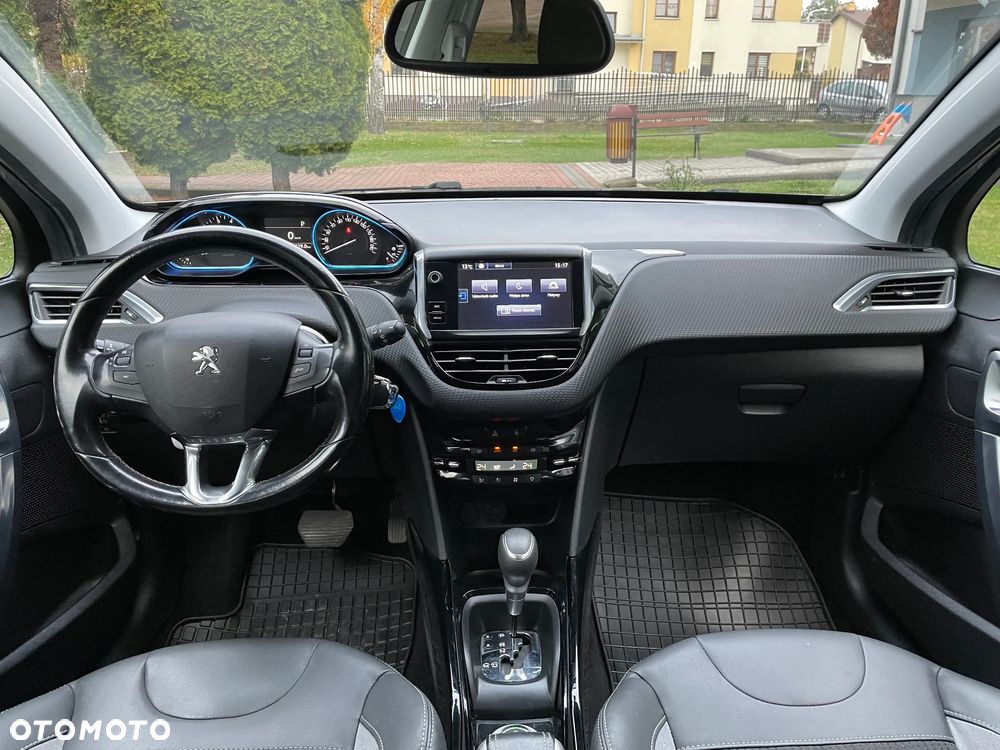 Peugeot 2008 PureTech 110 Stop&Start EAT6 Allure - 38