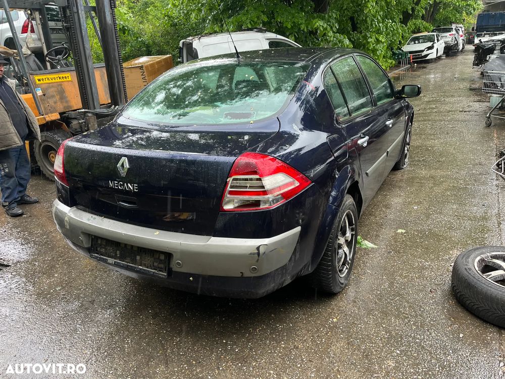Dezmembrez Renault Megane 2 facelift 2008 albastru inchis 1,6 16V benzina NV472 - 11