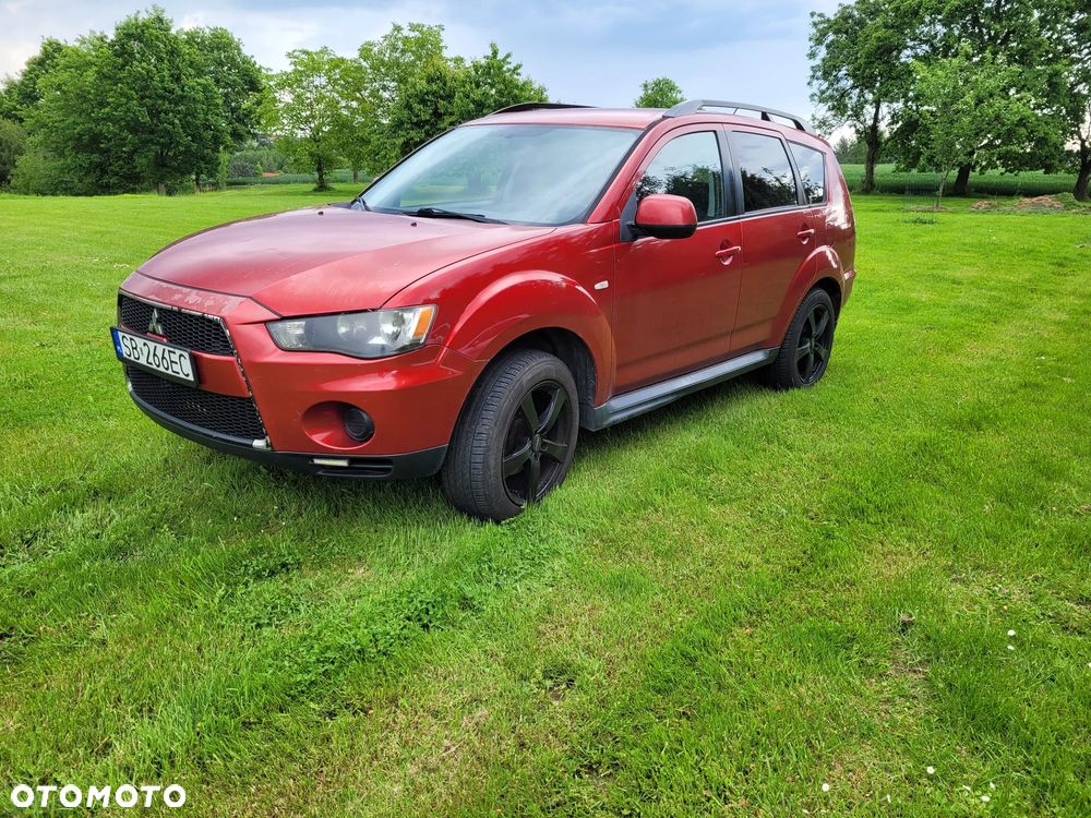 Mitsubishi Outlander - 1