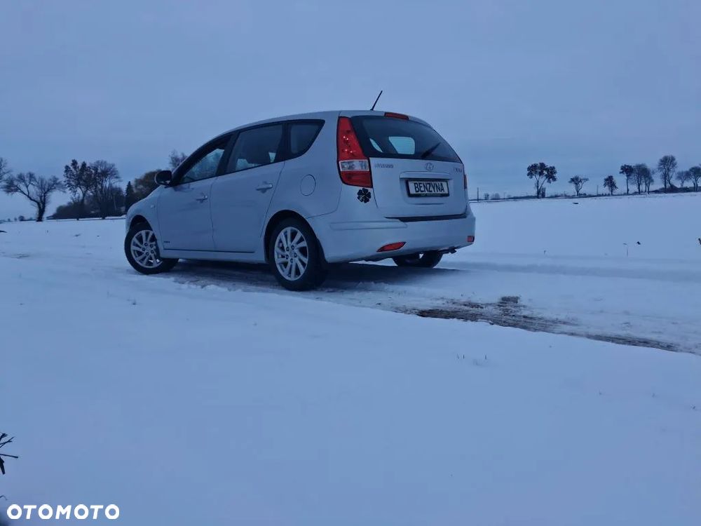 Hyundai i30 1.4 Comfort EU5 - 11