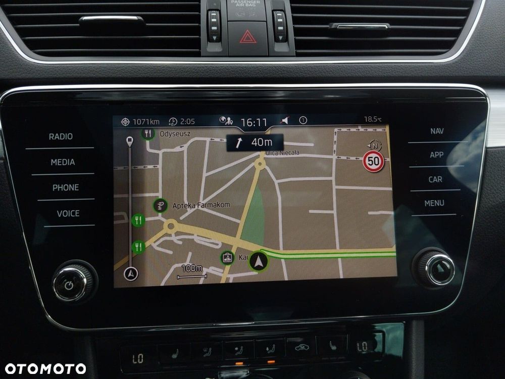 Skoda Superb 2.0 TDI SCR Ambition DSG - 28