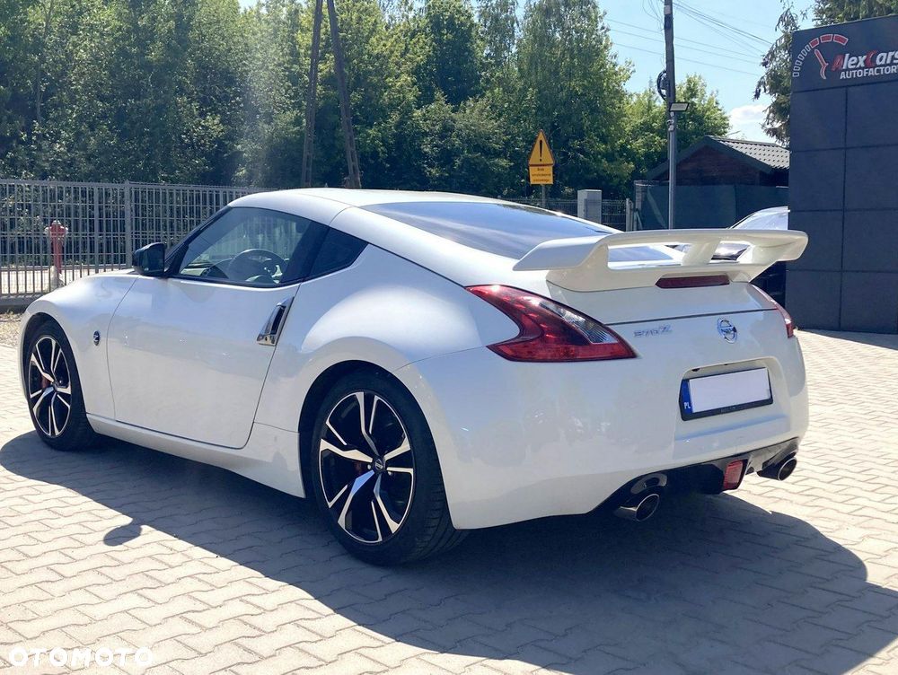 Nissan 370 Z - 9