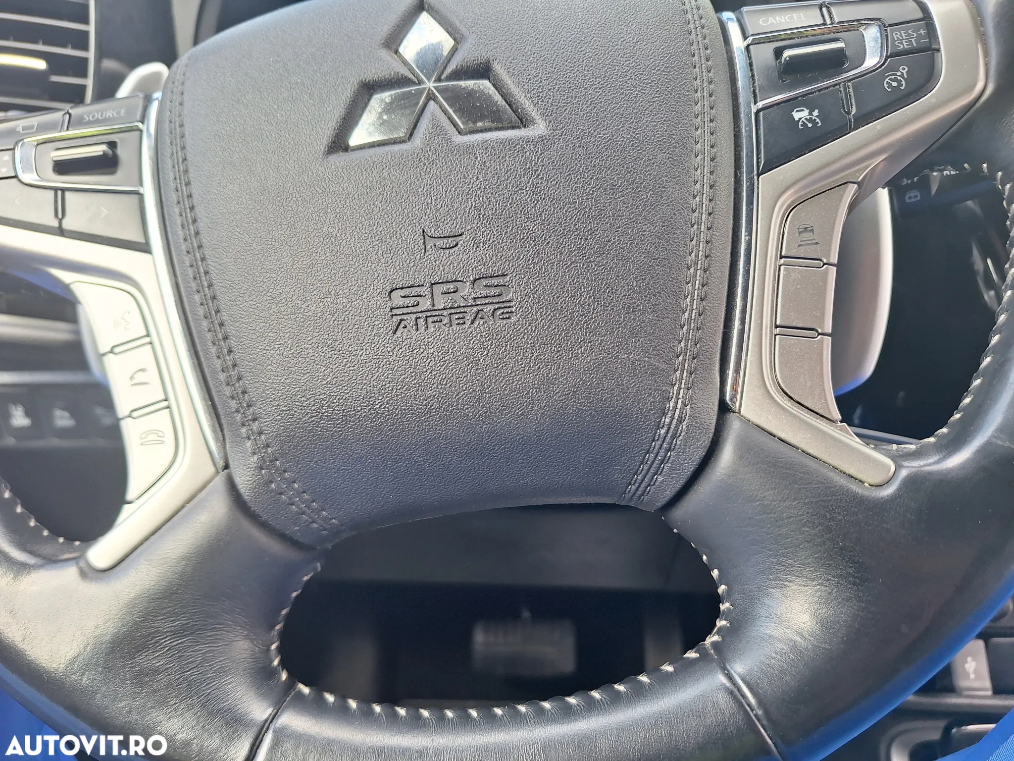 Mitsubishi Outlander 2.4 4WD Plug-In Hybrid Top - 24
