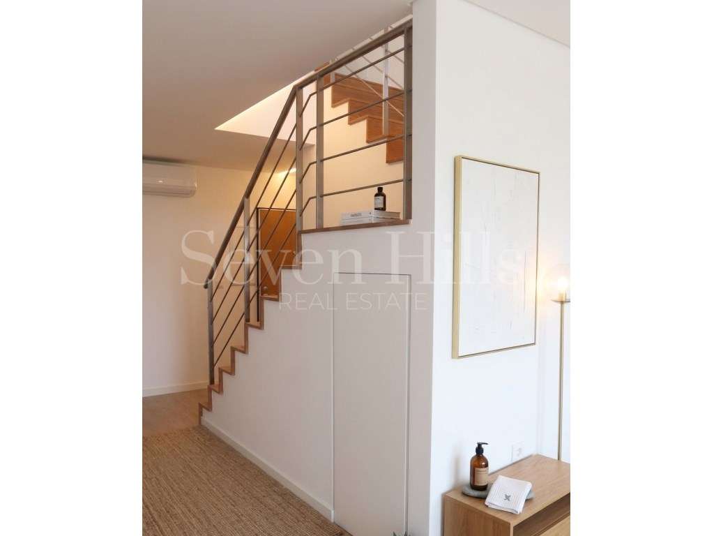 Apartamento T2 Duplex Amplo (último piso) com Terraço na Cobertura ... - Grande imagem: 4/8