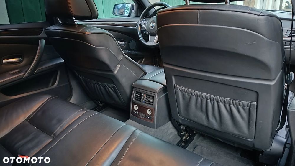 BMW Seria 5 540i - 18
