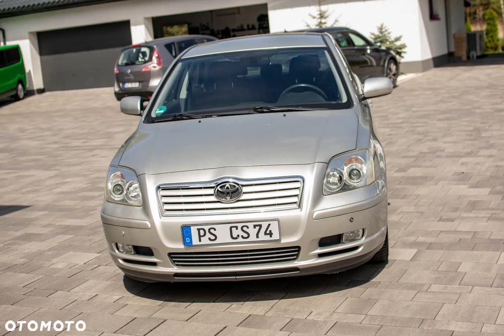 Toyota Avensis - 26