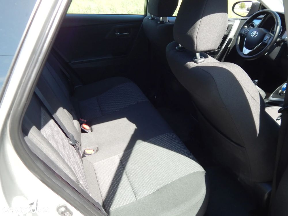 Toyota Auris - 12