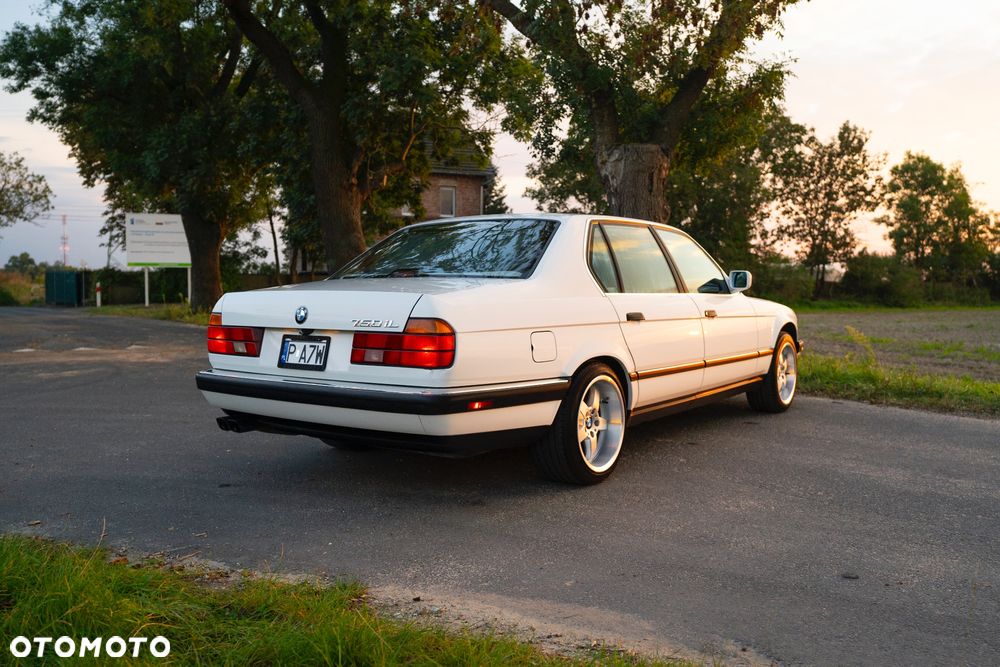 BMW Seria 7 750iL - 11
