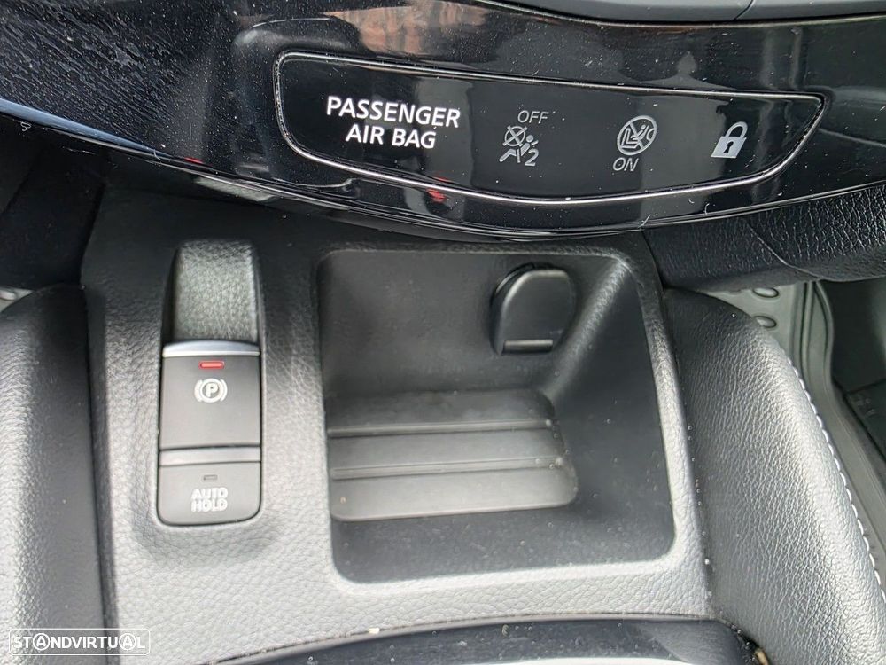 Nissan Qashqai 1.5 dCi N-Connecta J18 - 14