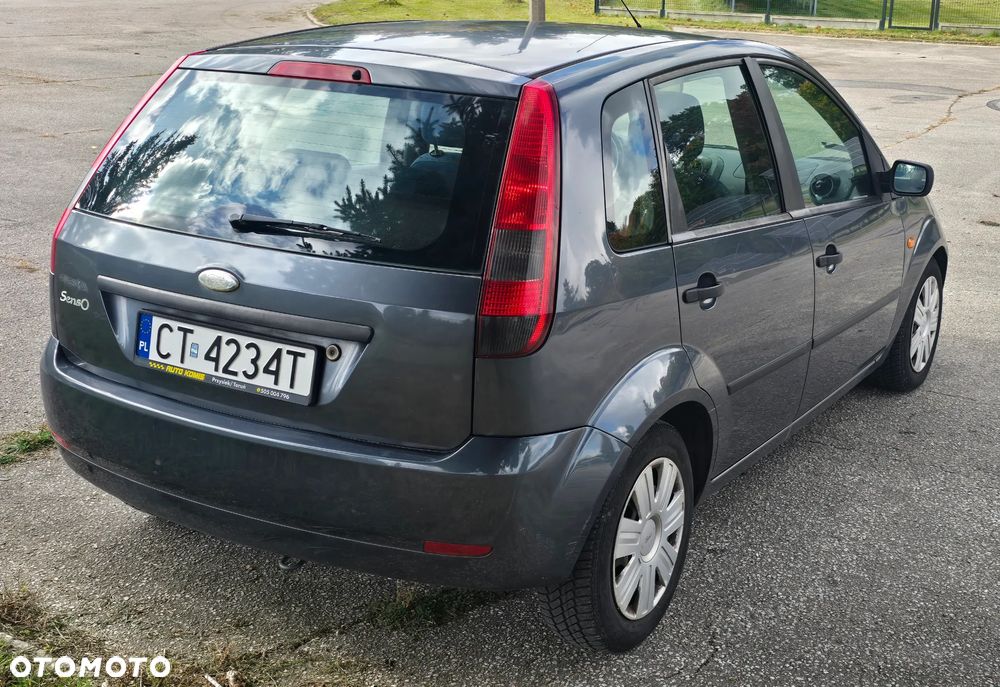 Ford Fiesta 2004 photo 4