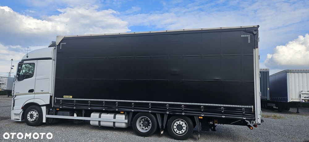 Mercedes-Benz actros - 4