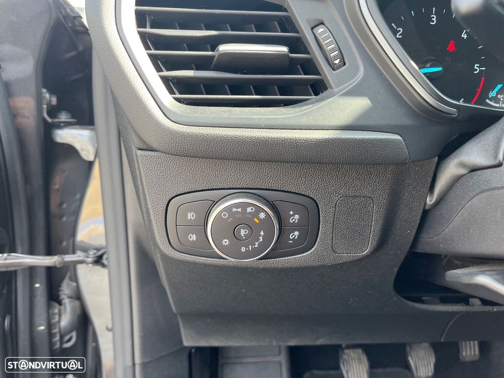 Ford Focus SW 1.5 TDCi EcoBlue Connected - 30