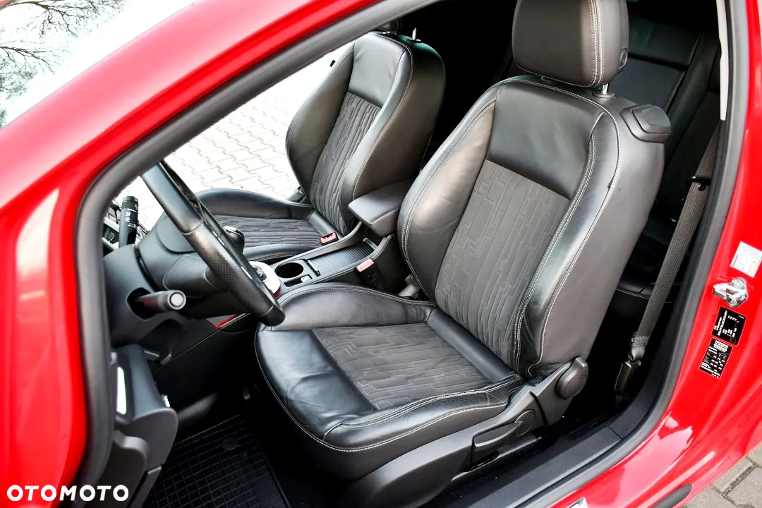 Opel Astra III GTC 1.6 T Cosmo - 38